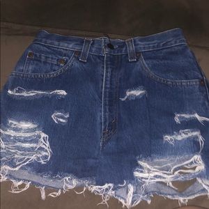 Levi’s high waisted distressed shorts. Size 24